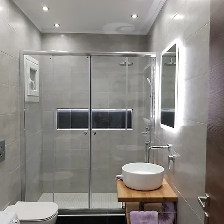 Adell Luxury Apartmán *